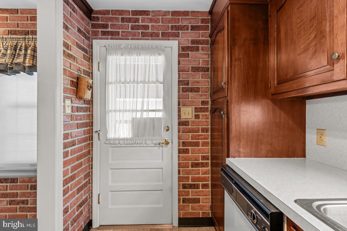 11319 Manse Road Hagerstown, MD 21740 - Photo 11 of 35