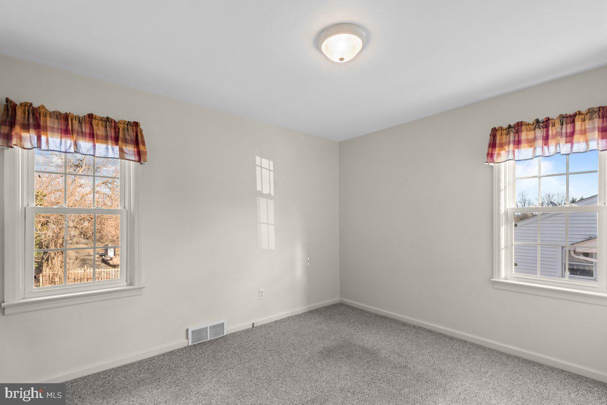 11319 Manse Road Hagerstown, MD 21740 - Photo 17 of 35