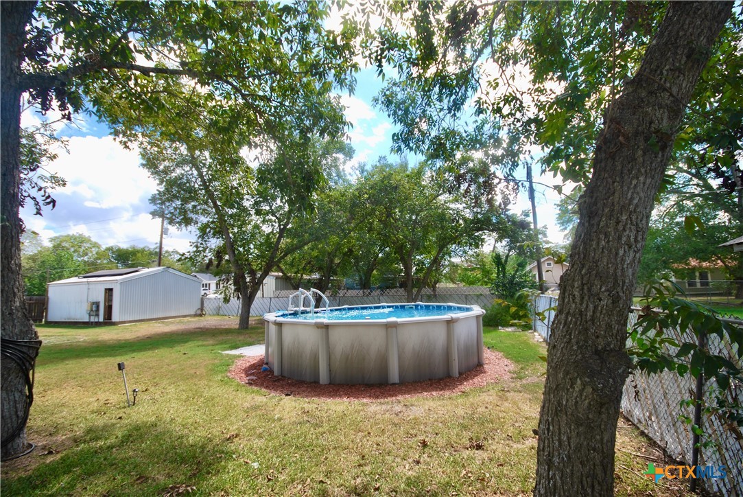 302 South Main Street Schulenburg, TX 78956 - Photo 4 of 39