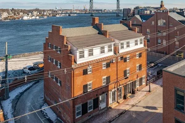 $3,350 | 205 Market Street, Unit 5, Portsmouth, NH 03801