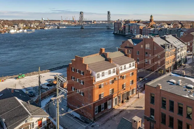 $3,350 | 205 Market Street, Unit 5, Portsmouth, NH 03801