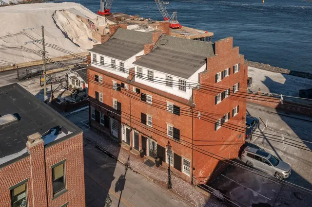 $3,350 | 205 Market Street, Unit 5, Portsmouth, NH 03801