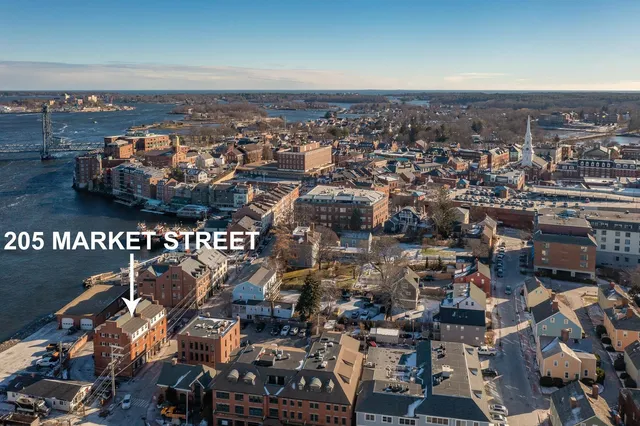$3,350 | 205 Market Street, Unit 5, Portsmouth, NH 03801