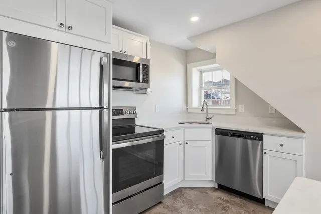 $3,350 | 205 Market Street, Unit 5, Portsmouth, NH 03801