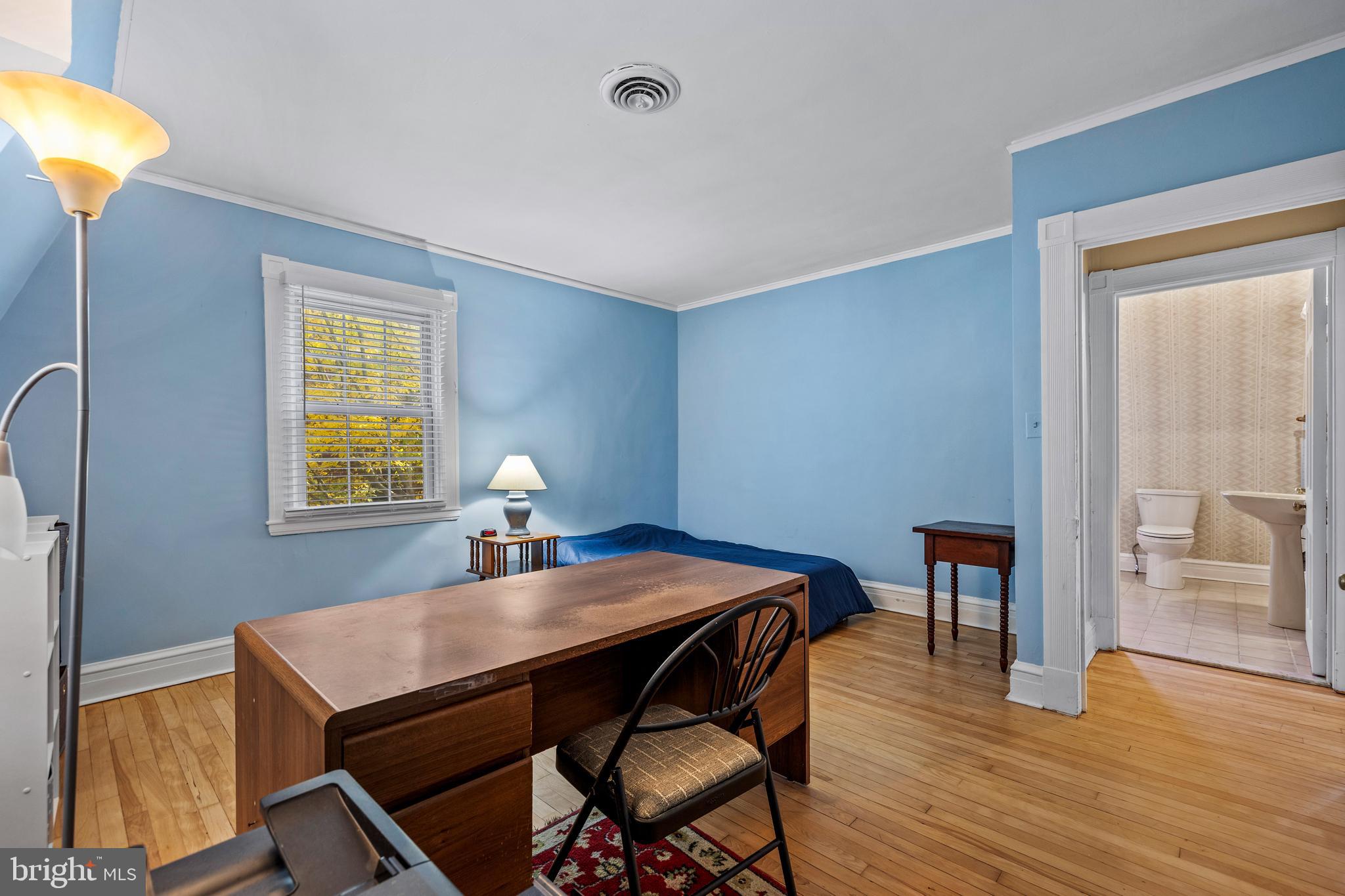 327 Broxton Road Baltimore, MD 21212 - Photo 29 of 47 Primary bedroom