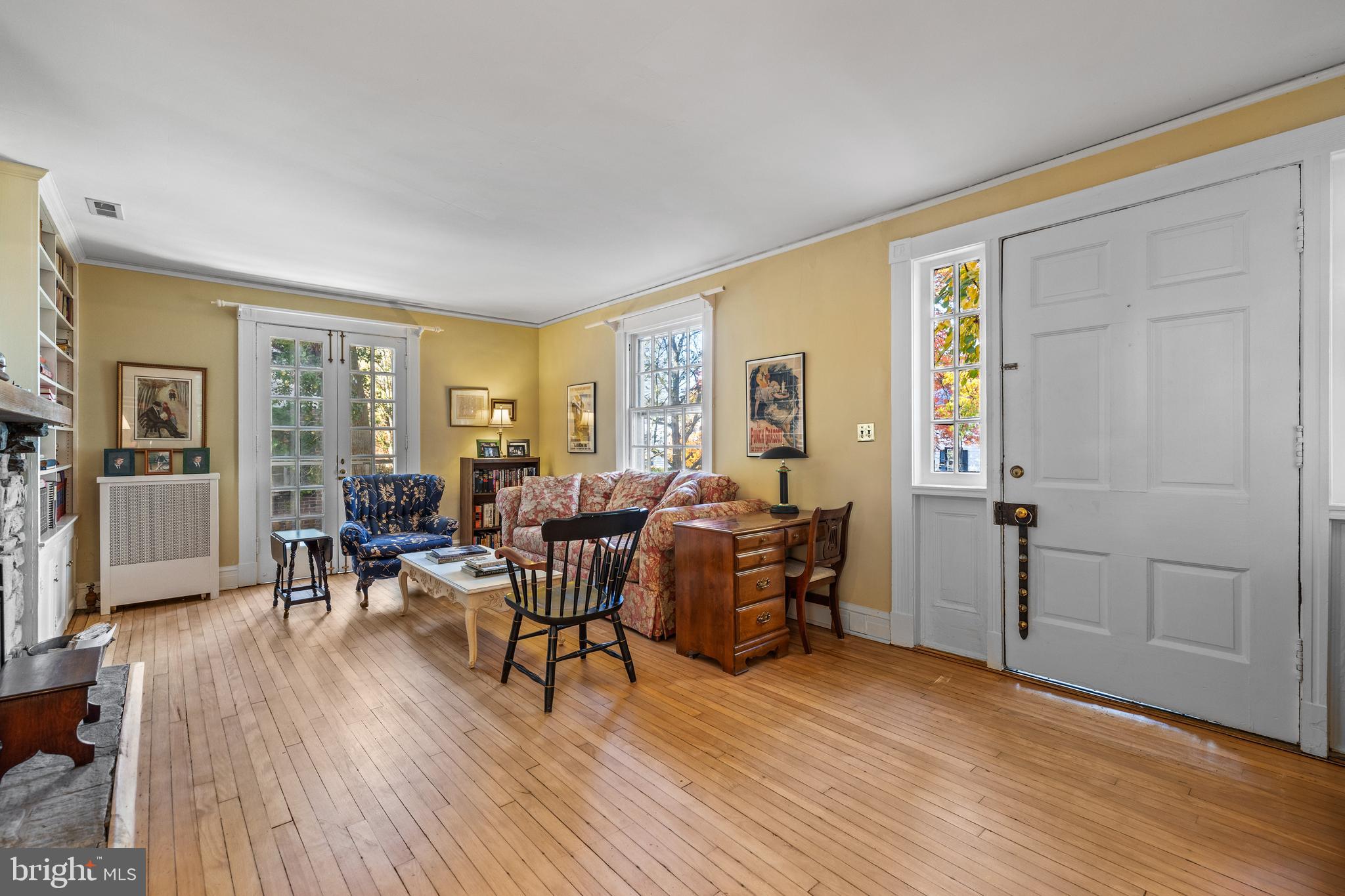 327 Broxton Road Baltimore, MD 21212 - Photo 6 of 47 There are French doors leading to the side patio