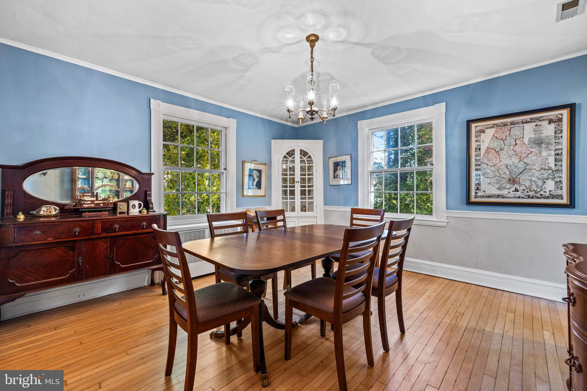 327 Broxton Road Baltimore, MD 21212 - Photo 10 of 47 There's a built-in China cabinet.