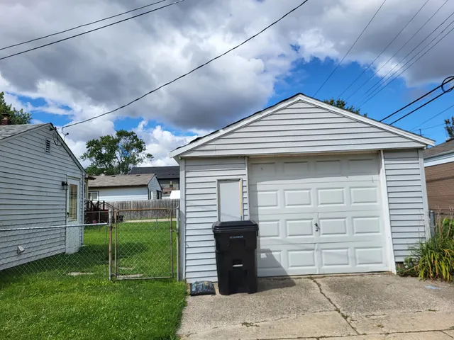 $133,400 | 18951 Meier Street, Roseville, MI 48066