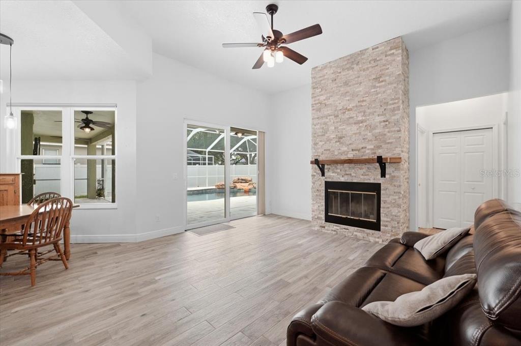 2214 Longmore Circle Valrico, FL 33596 - Photo 15 of 61