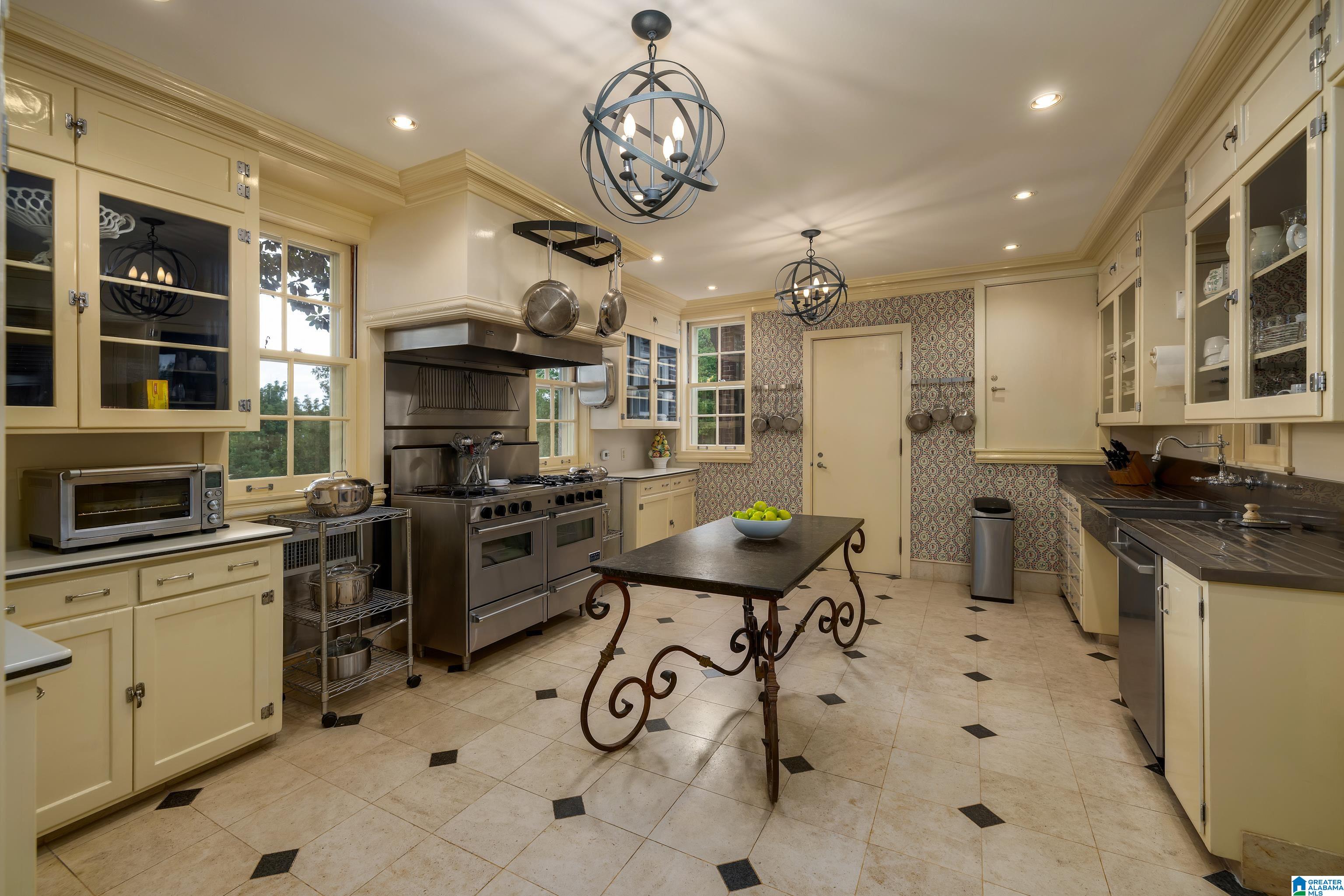 2942 Cherokee Road Birmingham, AL 35223 - Photo 30 of 94