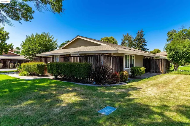 $330,000 | 2059 Olivera Road, Unit B, Concord, CA 94520