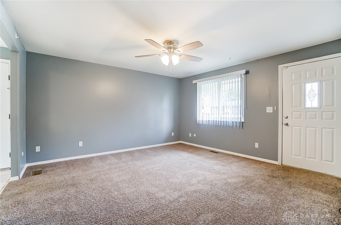6543 Highbury Road Huber Heights, OH 45424 - Photo 8 of 38