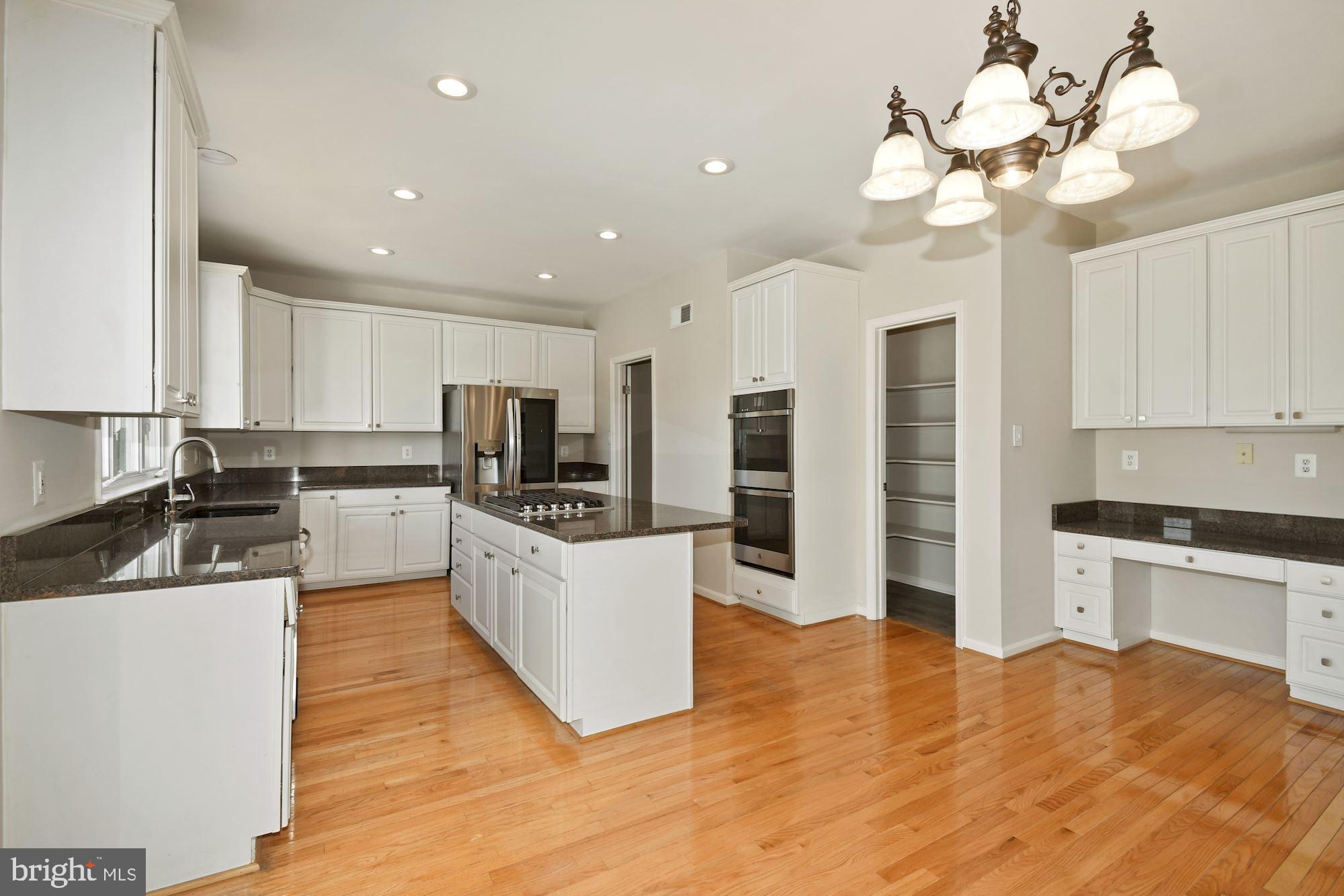 6149 Cobbs Road Alexandria, VA 22310 - Photo 12 of 38