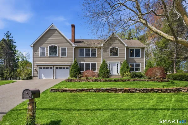 $599,900 | 14 Bonnie Drive, Farmington, CT 06032