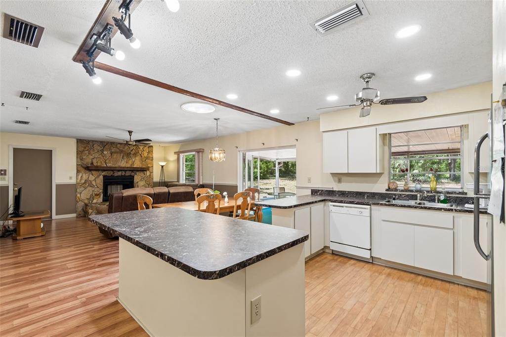 3757 East Side Court Inverness, FL 34453 - Photo 7 of 41