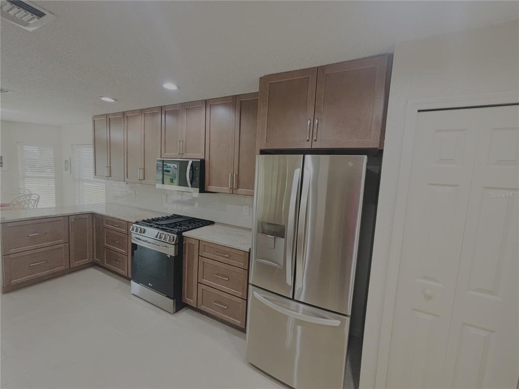 15596 Southwest 13th Circle Ocala, FL 34473 - Photo 10 of 31