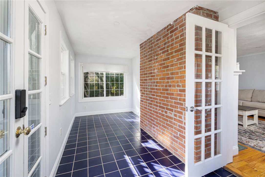 41 Spadina Avenue Warwick, RI 02889 - Photo 11 of 41