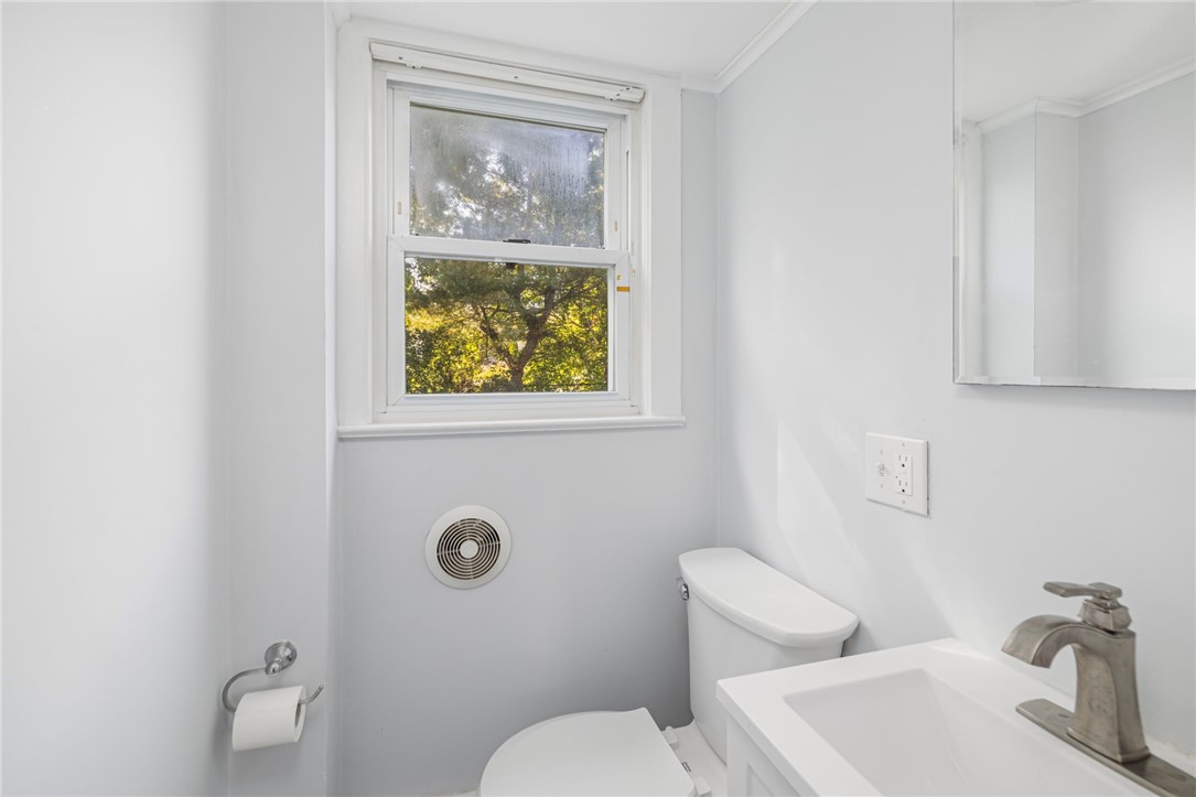 41 Spadina Avenue Warwick, RI 02889 - Photo 14 of 41