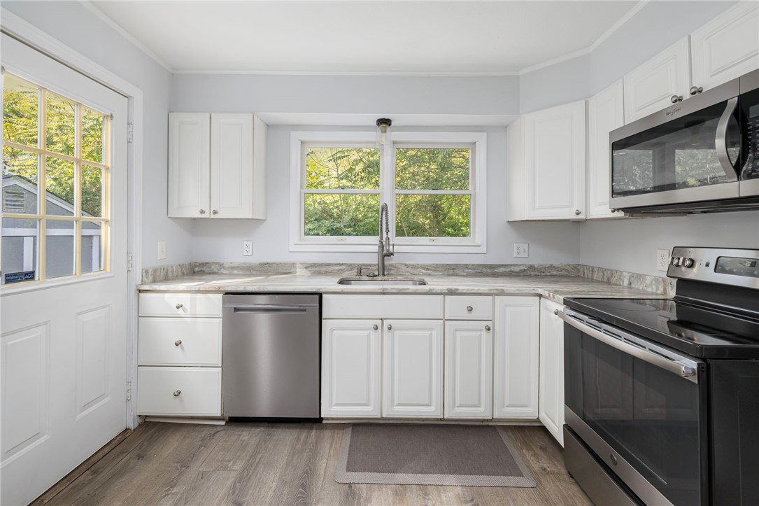 41 Spadina Avenue Warwick, RI 02889 - Photo 18 of 41