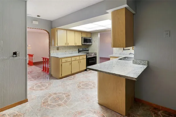 $4,200 | 3241 Northwest 40th Street, Lauderdale Lakes, FL 33309