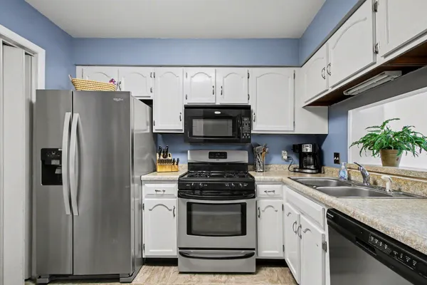 $158,500 | 2023 Hawthorne Lane, Chesterton, IN 46304