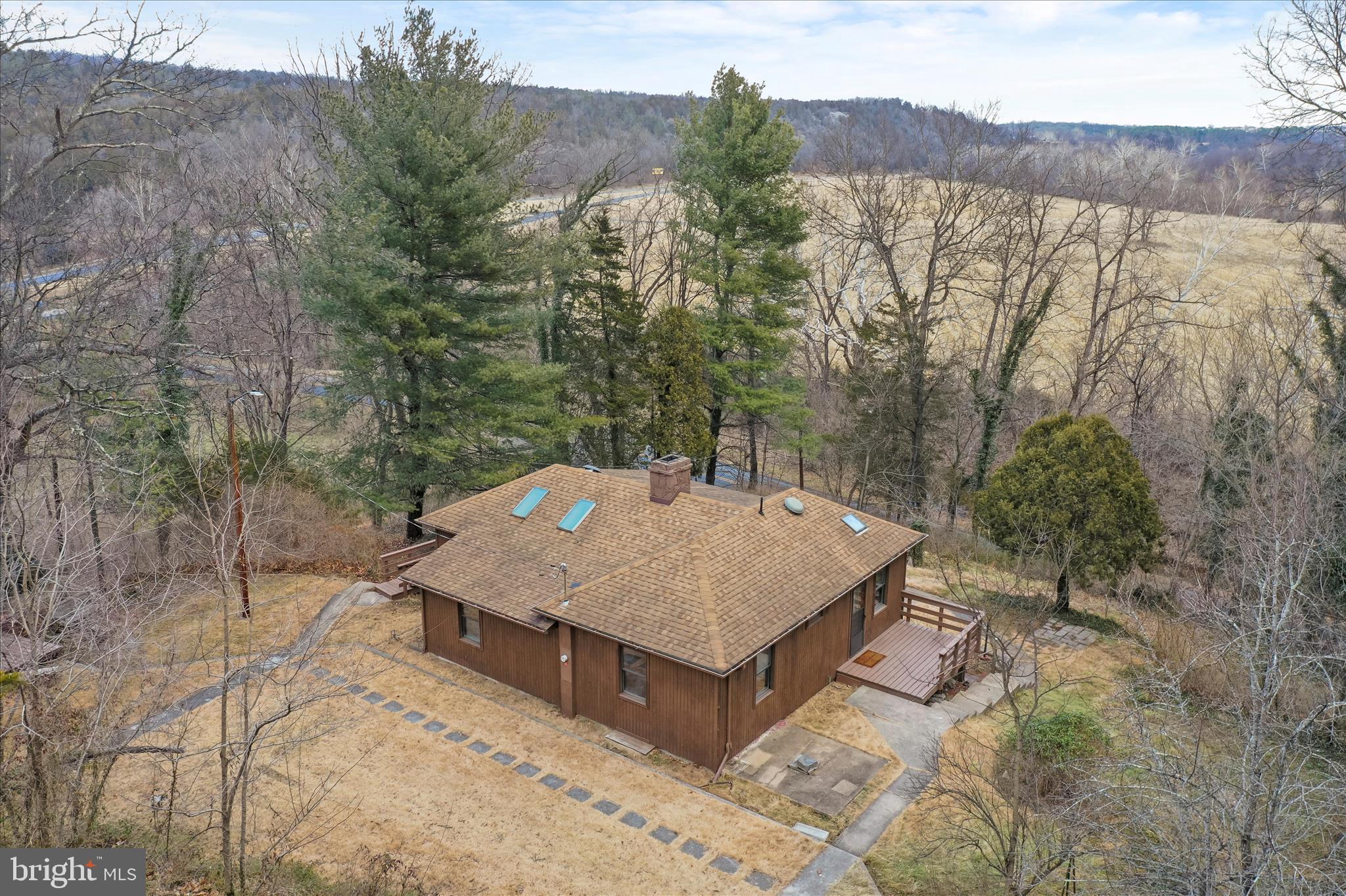84 Funk Road Strasburg, VA 22657 - Photo 38 of 45 a view of a terrace with a yard and mountain