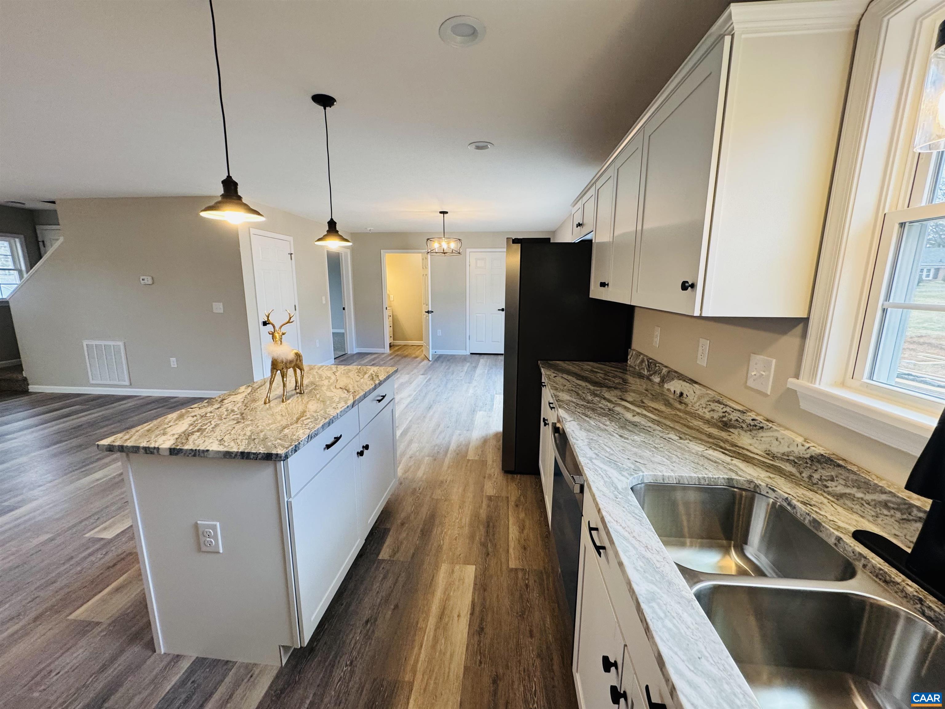 202 Robinhood Road Staunton, VA 24401 - Photo 18 of 75