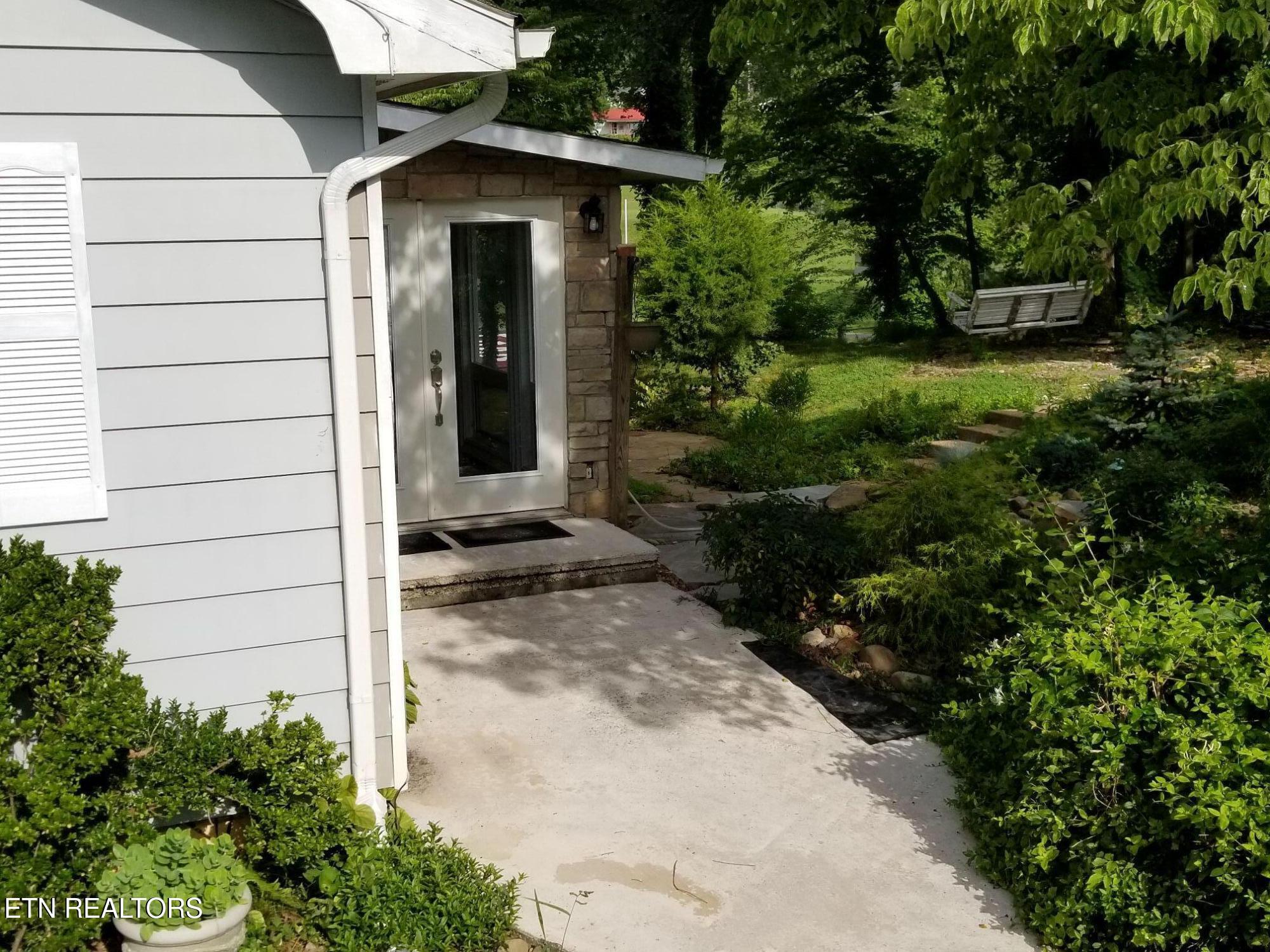 114 Glendale Lane Oak Ridge, TN 37830 - Photo 2 of 28 1765292277356blob