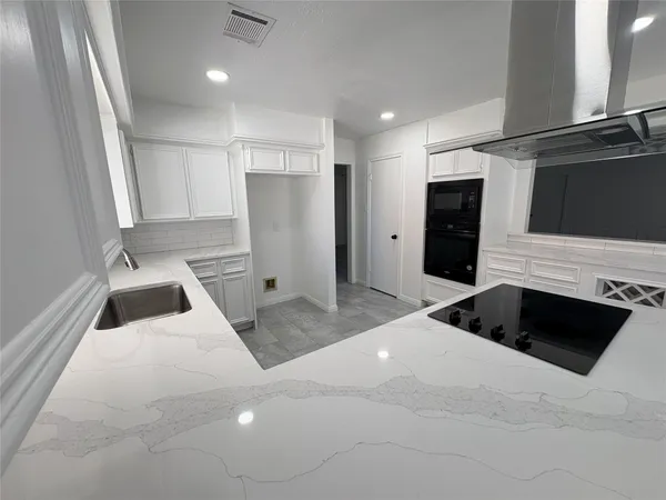 $2,700 | 3203 Woodland View Drive, Houston, TX 77345