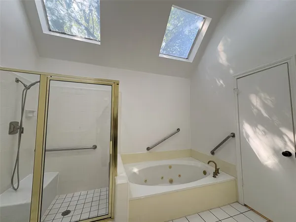 $2,700 | 3203 Woodland View Drive, Houston, TX 77345