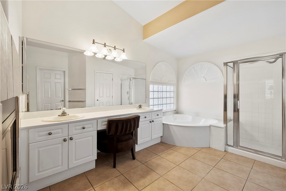 240 Highgate Street Henderson, NV 89074 - Photo 7 of 11 Primary Bath