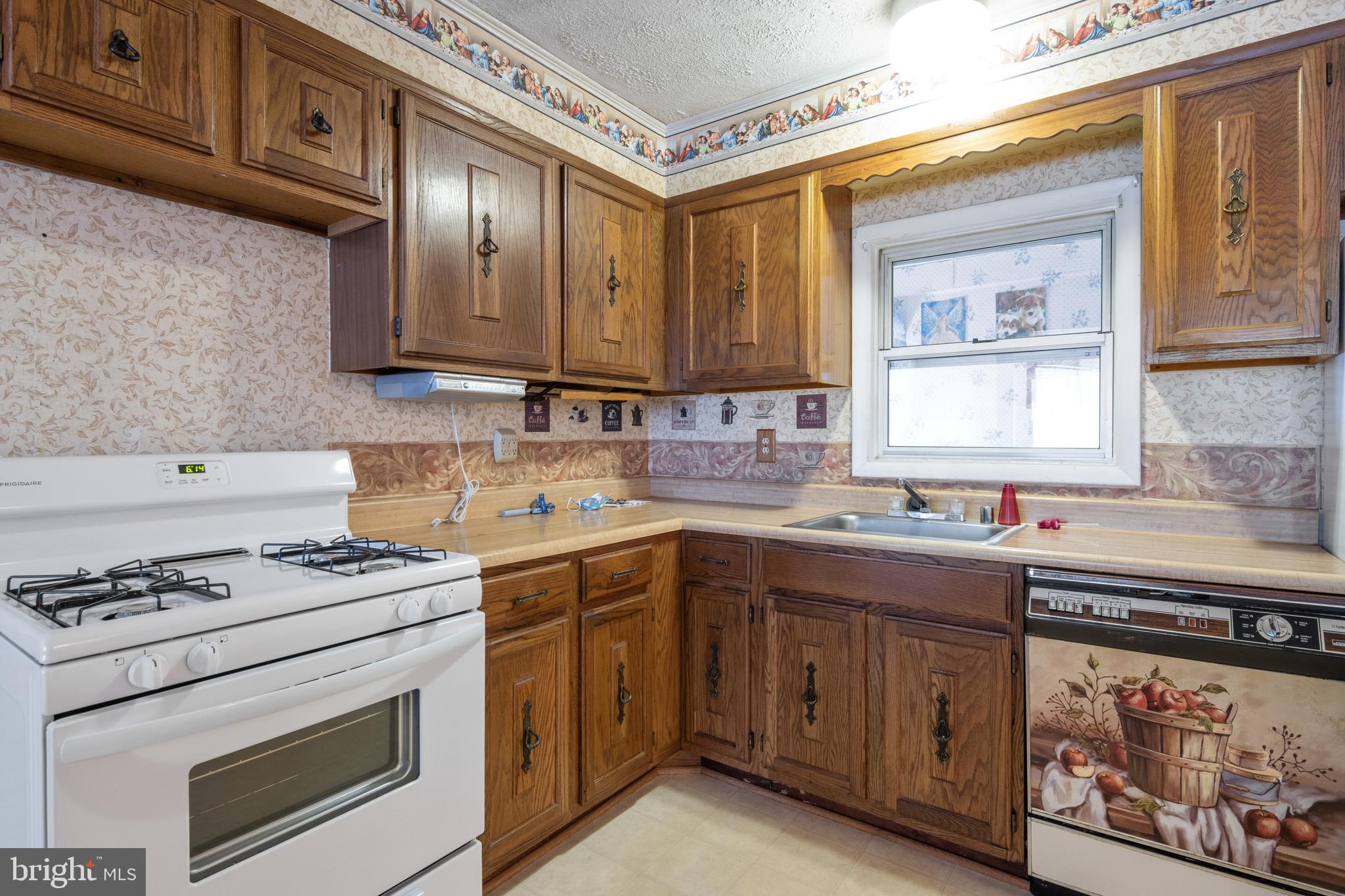 324 Brock Bridge Road Laurel, MD 20724 - Photo 6 of 30 Gallery Image 6