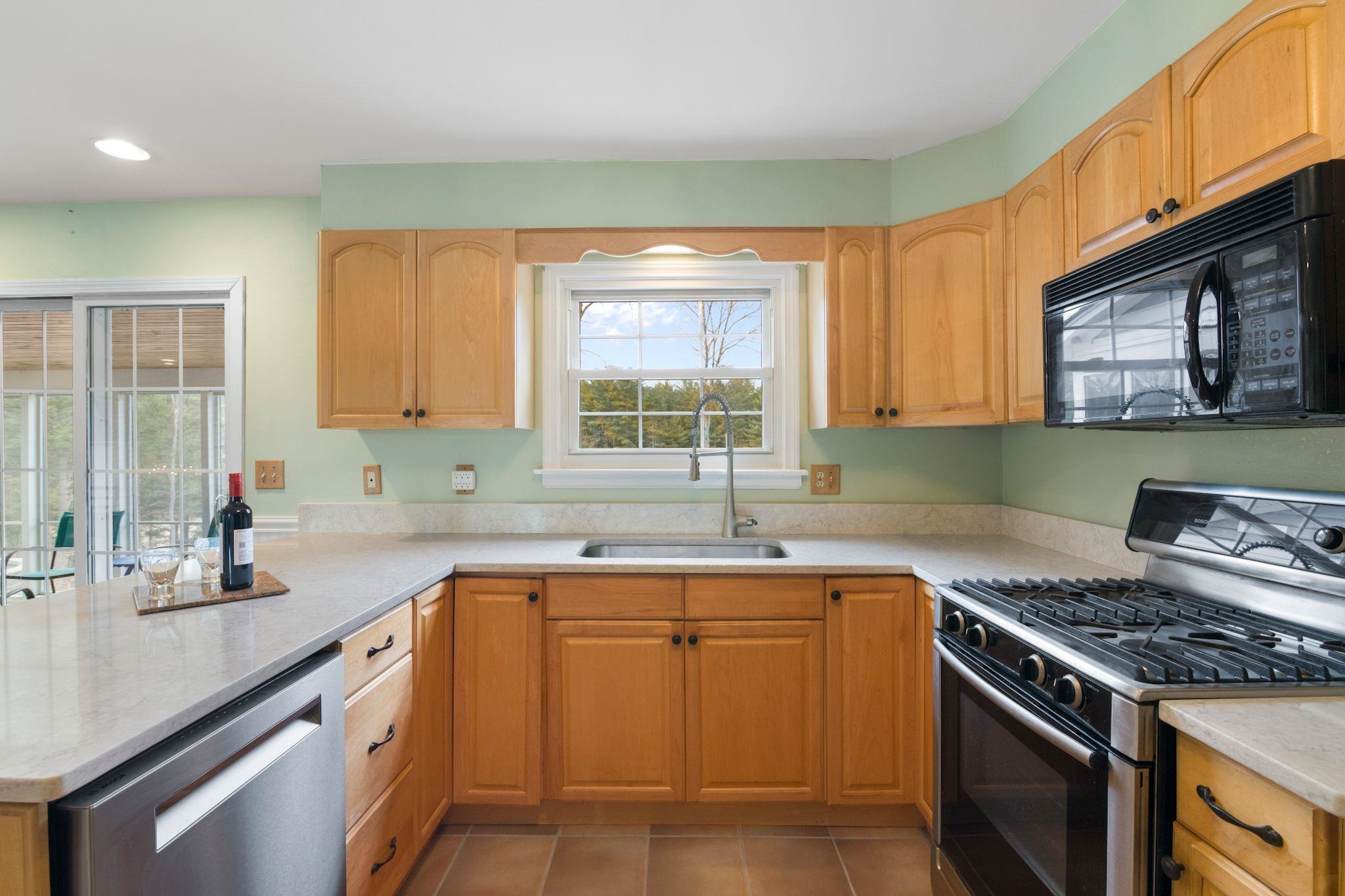 143 Hillwinds Road Brattleboro, VT 05301 - Photo 3 of 46