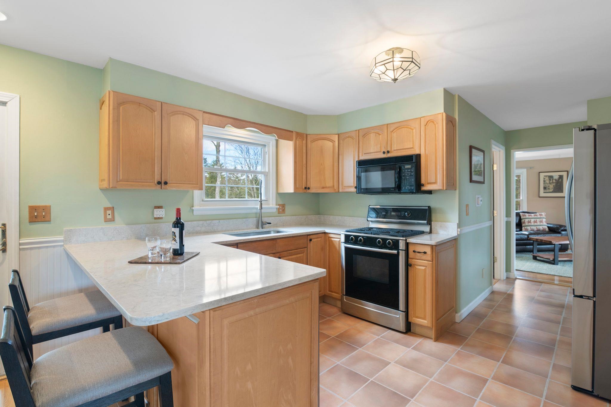 143 Hillwinds Road Brattleboro, VT 05301 - Photo 4 of 46