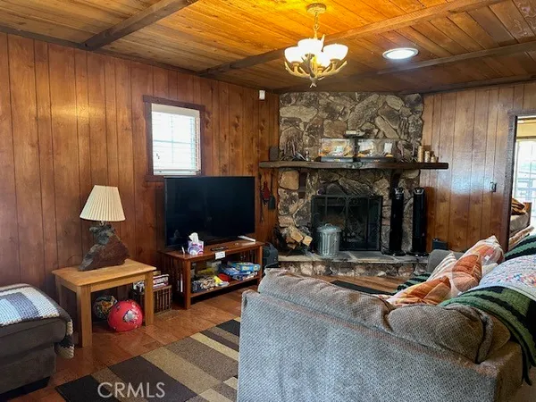 $345,000 | 245 Sunset Lane, Sugarloaf, CA 92386