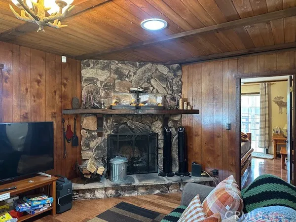 $345,000 | 245 Sunset Lane, Sugarloaf, CA 92386