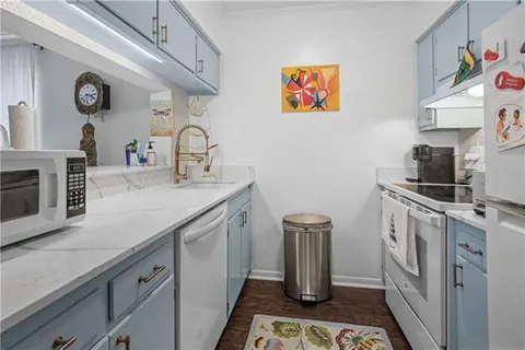 $275,000 | 4007 St Charles Avenue, Unit 218, New Orleans, LA 70115