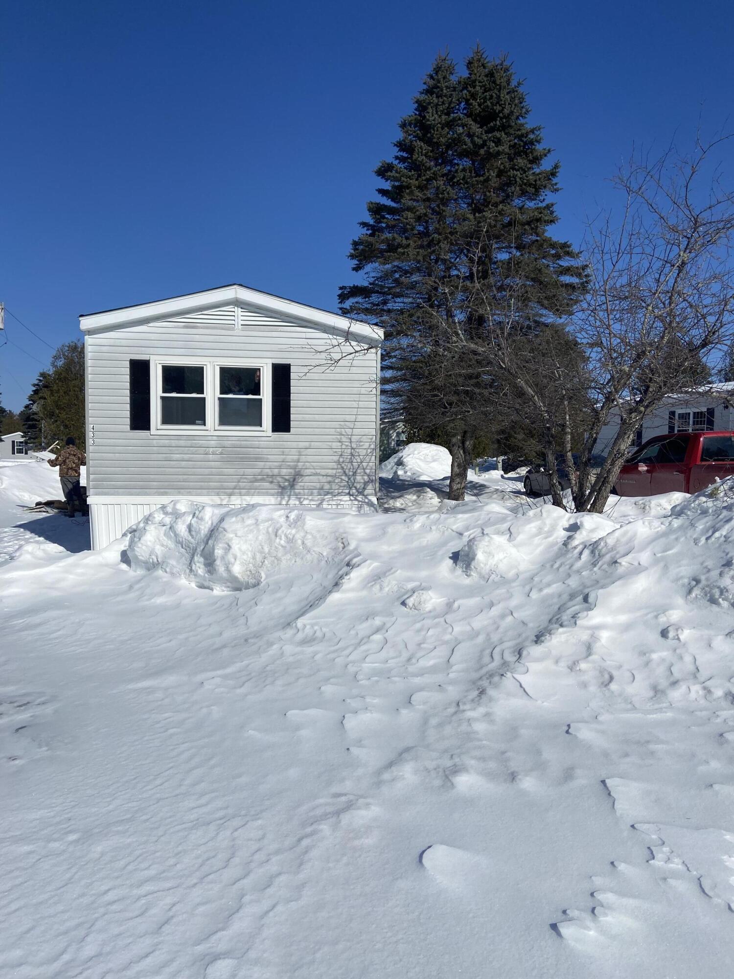 433 Kelley Millinocket, ME 04462 - Photo 1 of 9 image00001