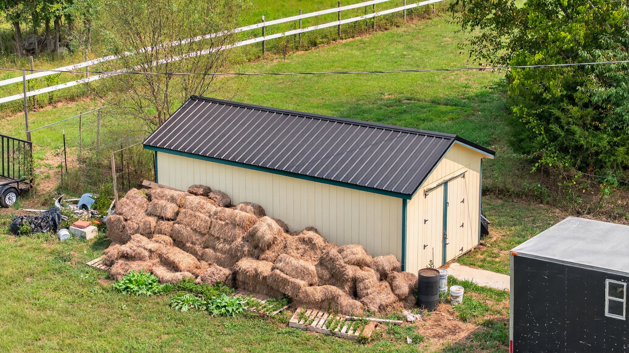 2600 Round Hill Road Lewisburg, TN 37091 - Photo 95 of 100 a backyard of a house with lots of green space