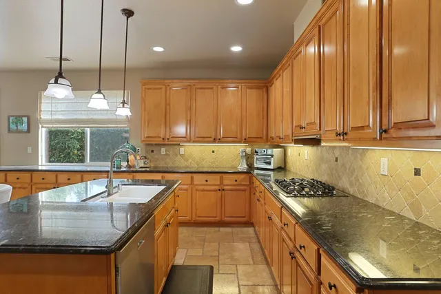 $964,500 | 565 Bodeson Court, Ripon, CA 95366