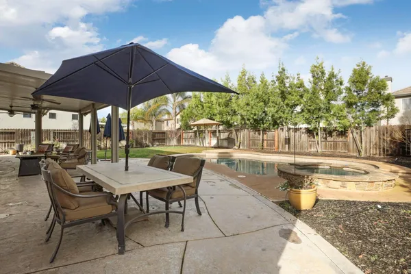 $964,500 | 565 Bodeson Court, Ripon, CA 95366
