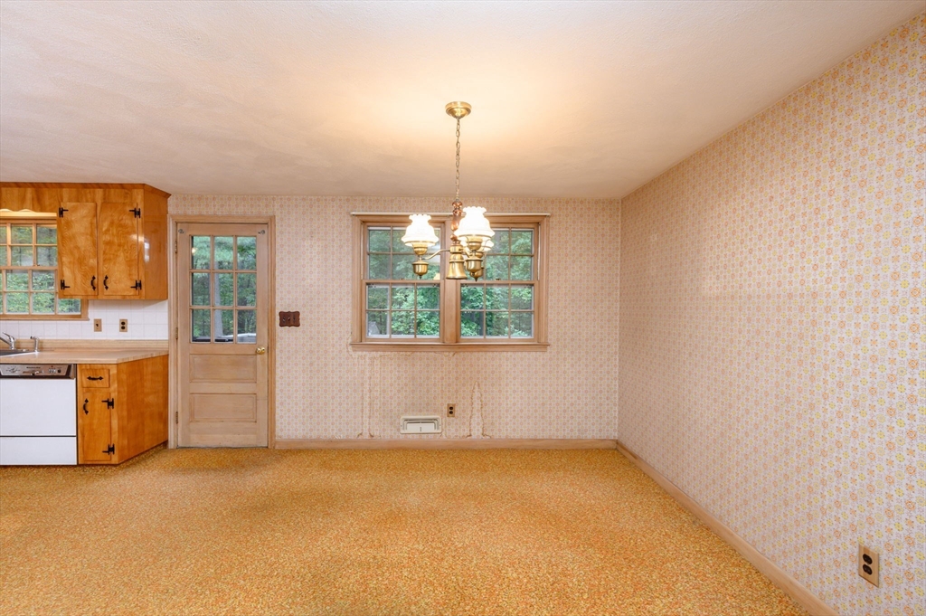 204 Dillingham Way Hanover, MA 02339 - Photo 11 of 36