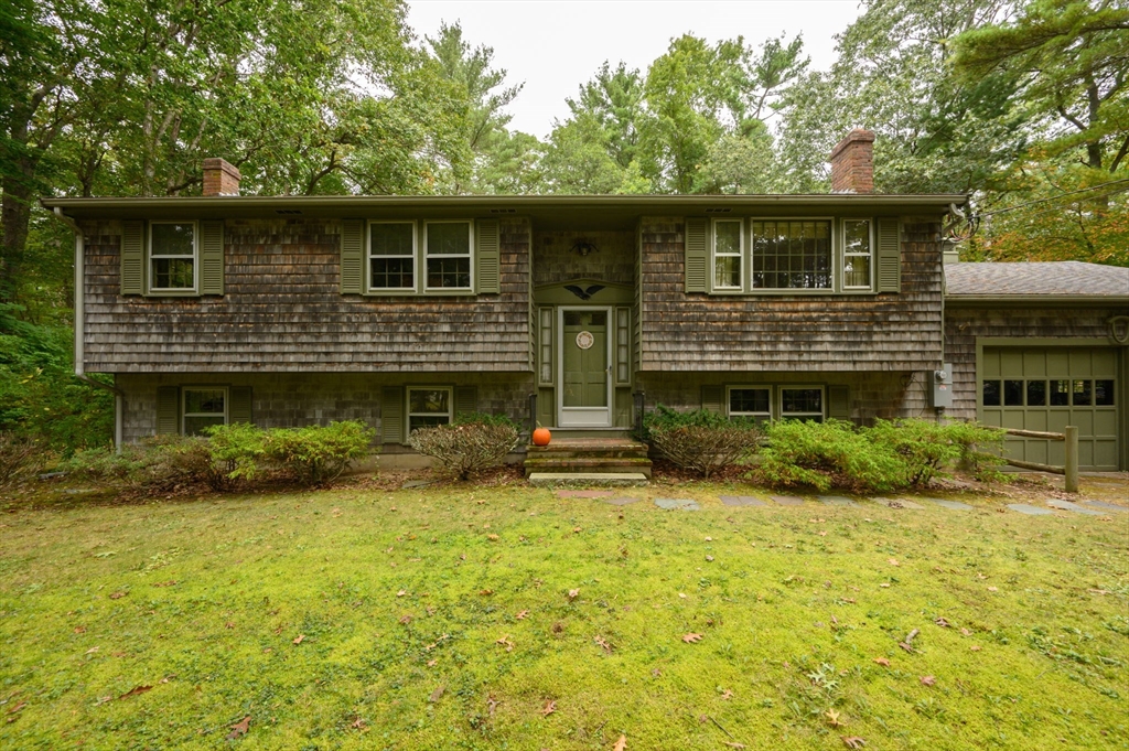 204 Dillingham Way Hanover, MA 02339 - Photo 2 of 36