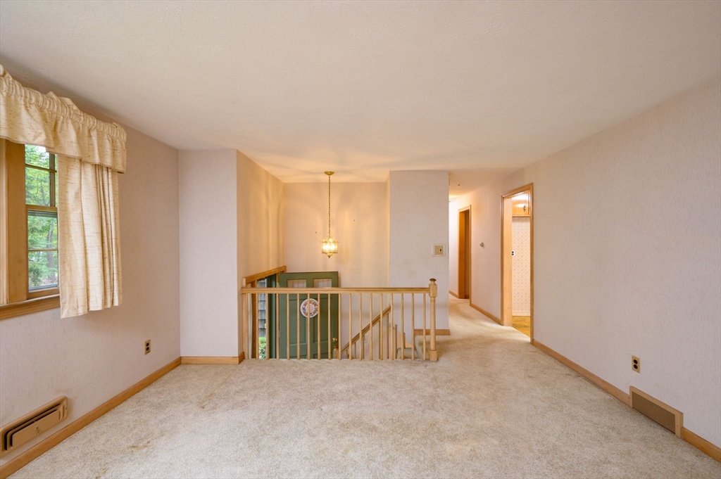 204 Dillingham Way Hanover, MA 02339 - Photo 8 of 36