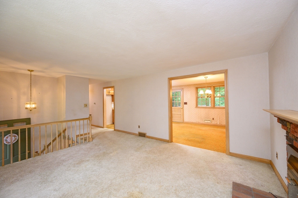 204 Dillingham Way Hanover, MA 02339 - Photo 9 of 36