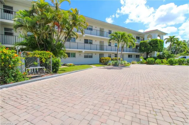 $300,000 | 41 High Point Circle South, Unit 303, Naples, FL 34103