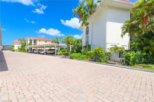 $300,000 | 41 High Point Circle South, Unit 303, Naples, FL 34103