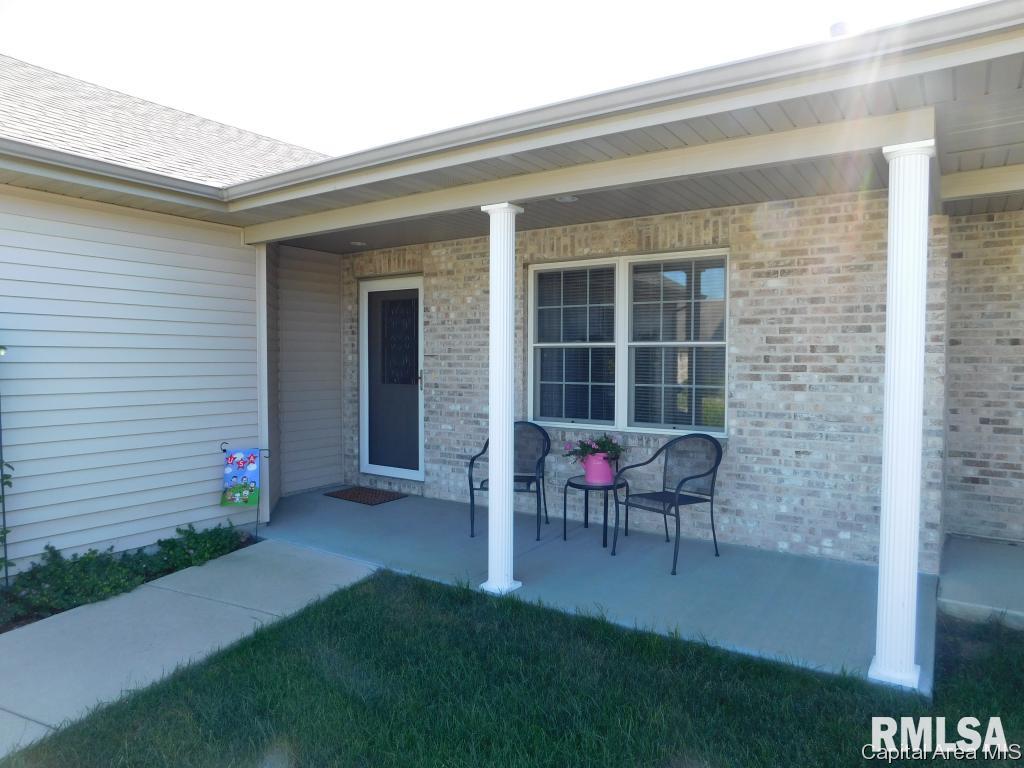 2904 Cronin Drive Springfield, IL 62711 - Photo 2 of 23