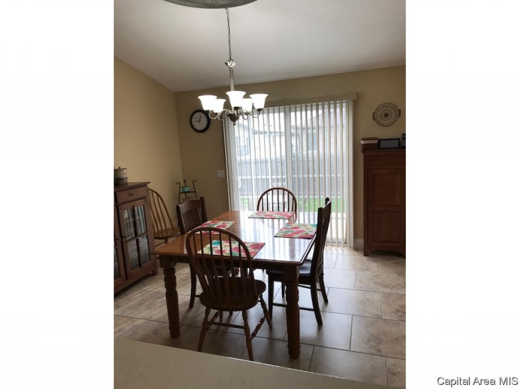 2904 Cronin Drive Springfield, IL 62711 - Photo 7 of 23