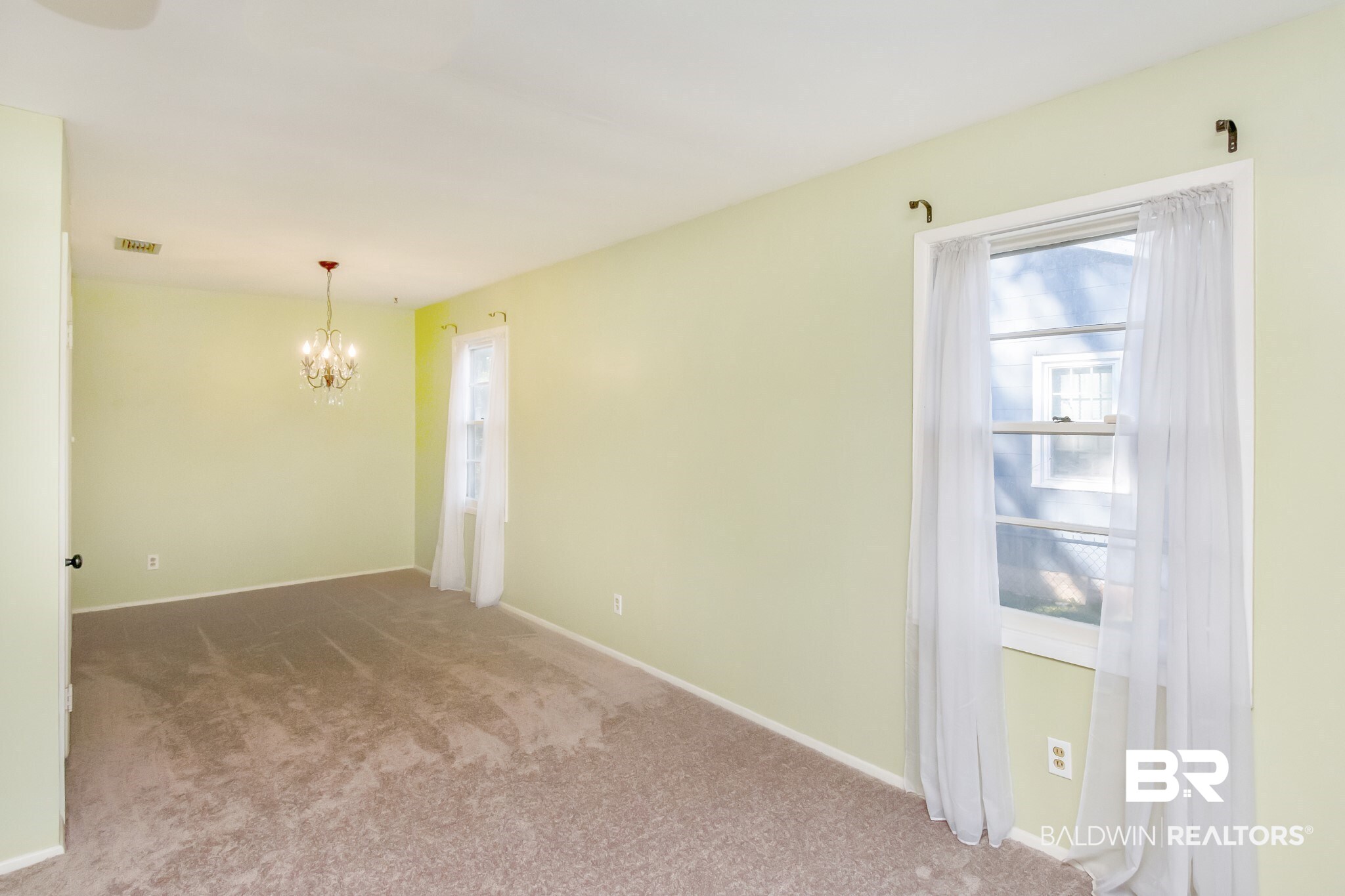 952 West Tanglewood Drive Mobile, AL 36606 - Photo 7 of 38
